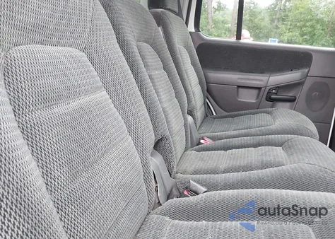 2002 Ford Explorer Xlt из США, поврежденный, VIN 1FMZU63E92UA65426